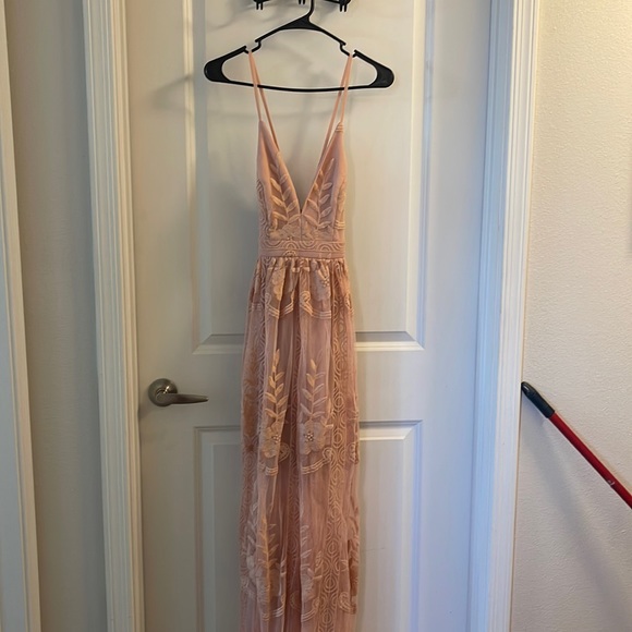 Light pink floor length wedding guest dress! NWT. - Picture 1 of 3